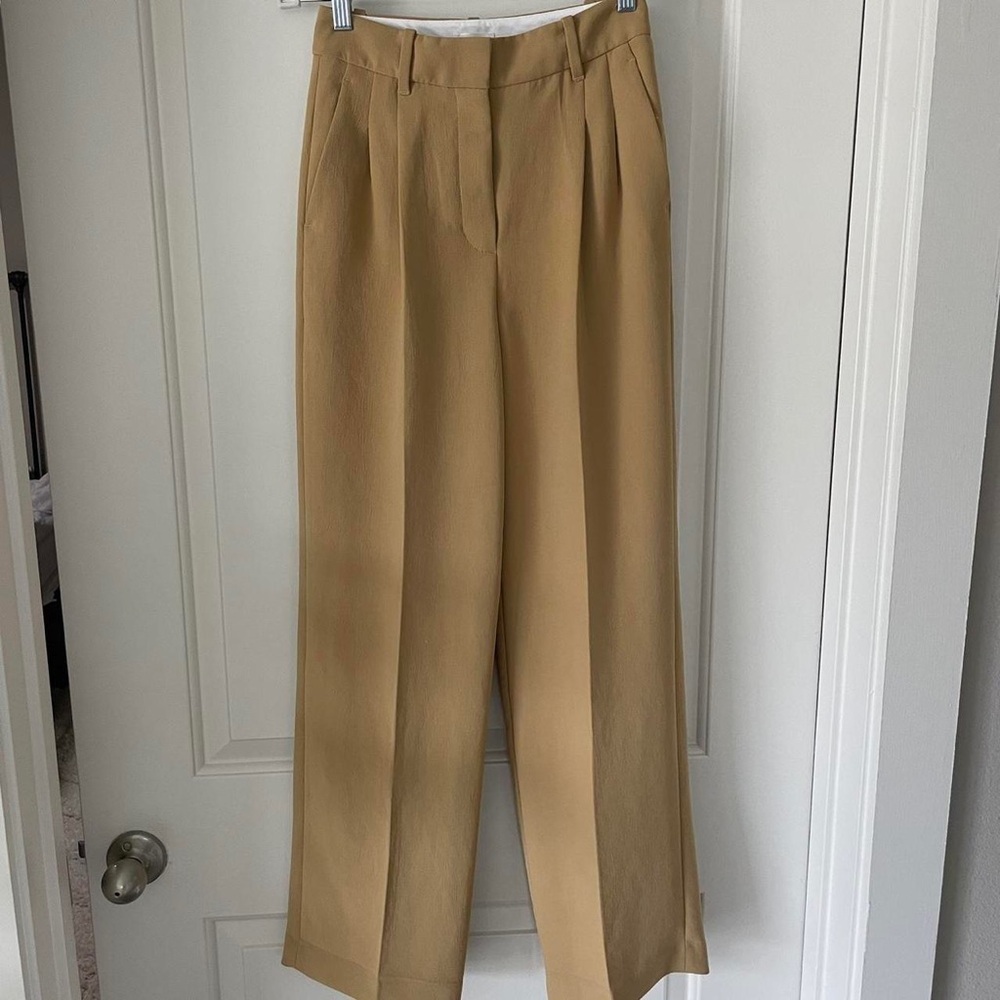 Aritzia Effortless Trousers sz 4